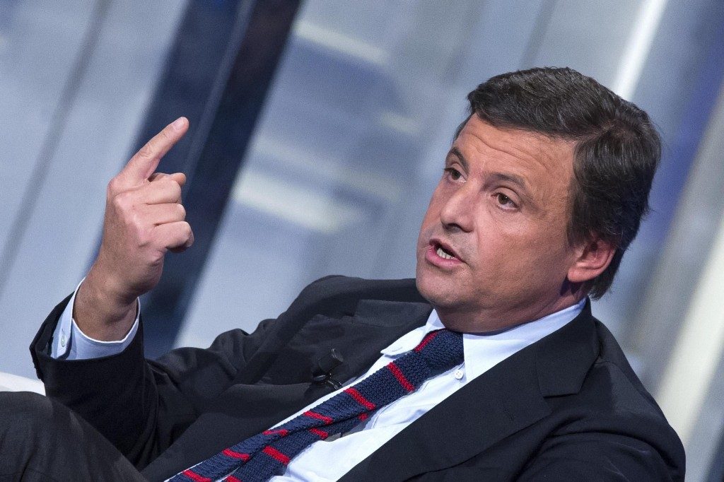 Calenda su Alitalia: «Tre offerte, la scelta a giorni»