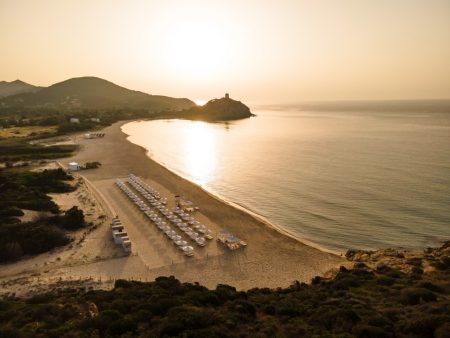 Chia Laguna: rebranding nel segno del “ritmo della natura”