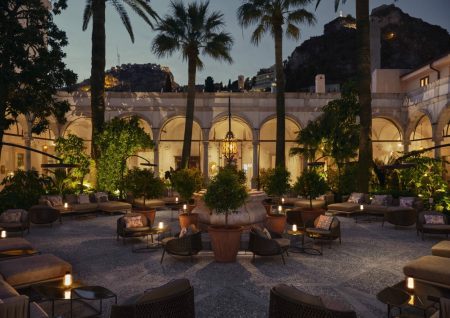 San Domenico Palace Taormina lancia il “summer book club”, un invito per leggere e rallentare