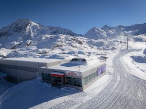 Il ghiacciaio Presena apre sabato 22 novembre. Tutti sugli sci