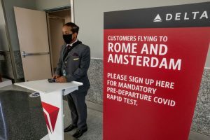 Delta e lo studio sui voli Covid-tested: rischio di contrarre il virus sotto lo 0,1%