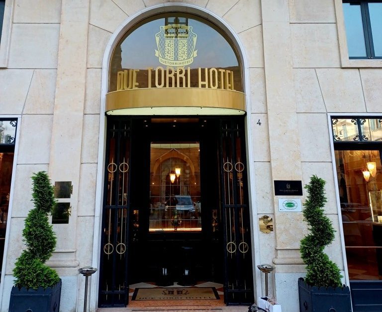 Due Torri Hotel Verona punta sulla cultura: un libro per raccontare la destinazione