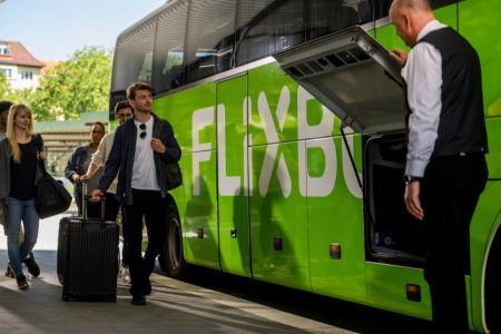Flixbus amplia i servizi per le festività pasquali: oltre 10.000 corse giornaliere fra 300 città