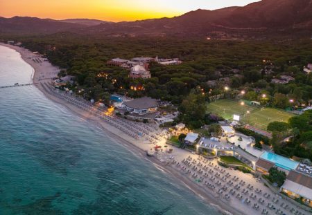 Forte Village: Andrea Berton firma il menù della Terrazza Forte Bay, dal 13 luglio al 30 agosto