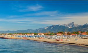 Toscana e turismo estivo, crescita lenta ma stima positiva da estero e città d’arte