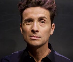 Angelo Pintus porta il suo nuovo spettacolo Bau sulle Costa Smeralda e Pacifica