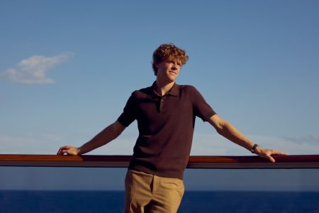Explora Journeys rafforza la partnership con Sinner e lancia In Balance