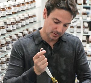 L’Abi d’Oru inaugura la stagione con un inedito progetto olfattivo dedicato alla Sardegna