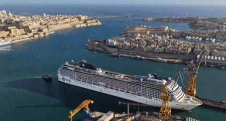 Msc Poesia comincia il refitting in dry dock a Malta