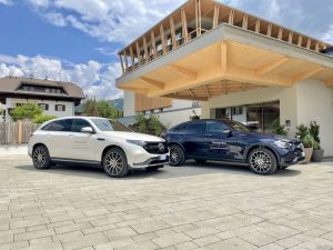 Falkensteiner: partnership con Mercedes. A Brunico e Villasimius si potranno testare le ibride della casa tedesca