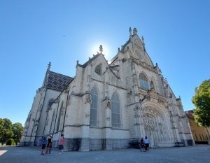 Auvergne-Rhone-Alpes: dal fascino del monastero Reale di Brou ai sapori di Bresse