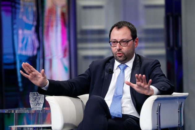 Alitalia: Mise e commissari contrari alle otto settimane di rinvio