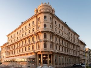 Il 17 maggio riapre il Principe di Piemonte di Viareggio con nuovi interni e ristoranti