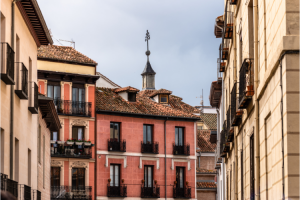 Nasce la banca dati per gli affitti brevi. Garavaglia ha firmato il decreto