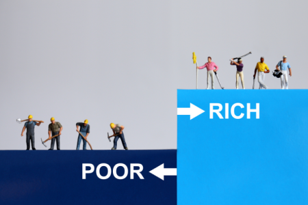 Il turismo in Italia è pieno di slogan e di lamentele. Adesso smettiamola