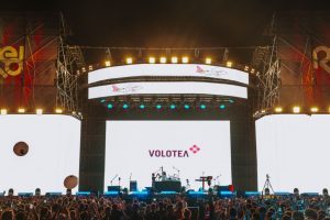 Volotea su Olbia con 1,1 milioni di posti in vendita e la sponsorizzazione del Red Valley Festival