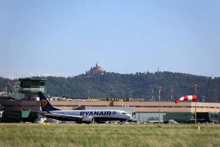 Ryanair: estate da 63 rotte e 11 velivoli basati per l’aeroporto di Bologna