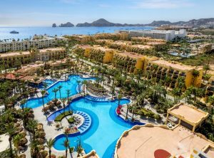 Riapre dopo un restyling completo il messicano Riu Santa Fe