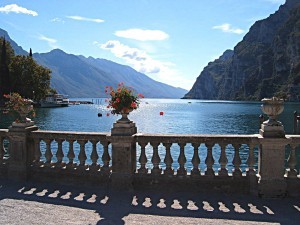 Mitur: boom dei laghi nel 2026. In aumento la domanda straniera