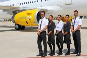 Vueling assume nuovi assistenti di volo a Roma e Firenze: selezioni il 5 maggio