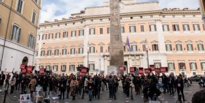 Congressi ed eventi ancora chiusi. Il Governo però apre i teatri e i cinema