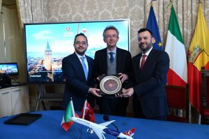 Turkish Airlines potenzia del 50% i voli su Napoli: oltre 75.000 posti in più