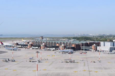 Polo aeroportuale del Nord Est: scatto in avanti sull’estate con oltre 16 mln di posti