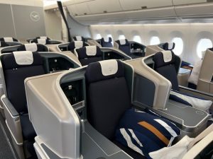 Lufthansa: in servizio il primo A350-900 con la nuova business class
