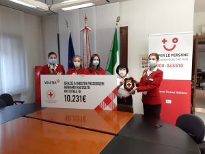 Volotea, oltre 40 mila euro raccolti per progetti umanitari e consegnati alla Croce Rossa
