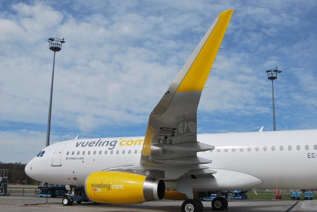 Vueling: ispettori in aeroporto e licenza a rischio
