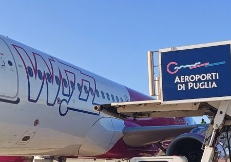 Wizz Air: nuova rotta stagionale da Brindisi e Bucarest, dal 30 marzo
