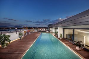 Invel investe nell’operatore di ospitalità ibrida YellowSquare. Focus espansione in Sud Europa