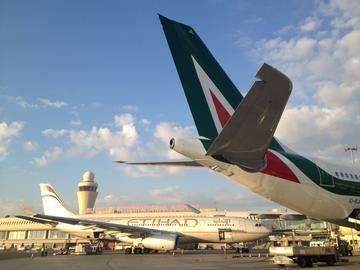 Alitalia: «Pieno rispetto delle norme Iata sul wet lease»