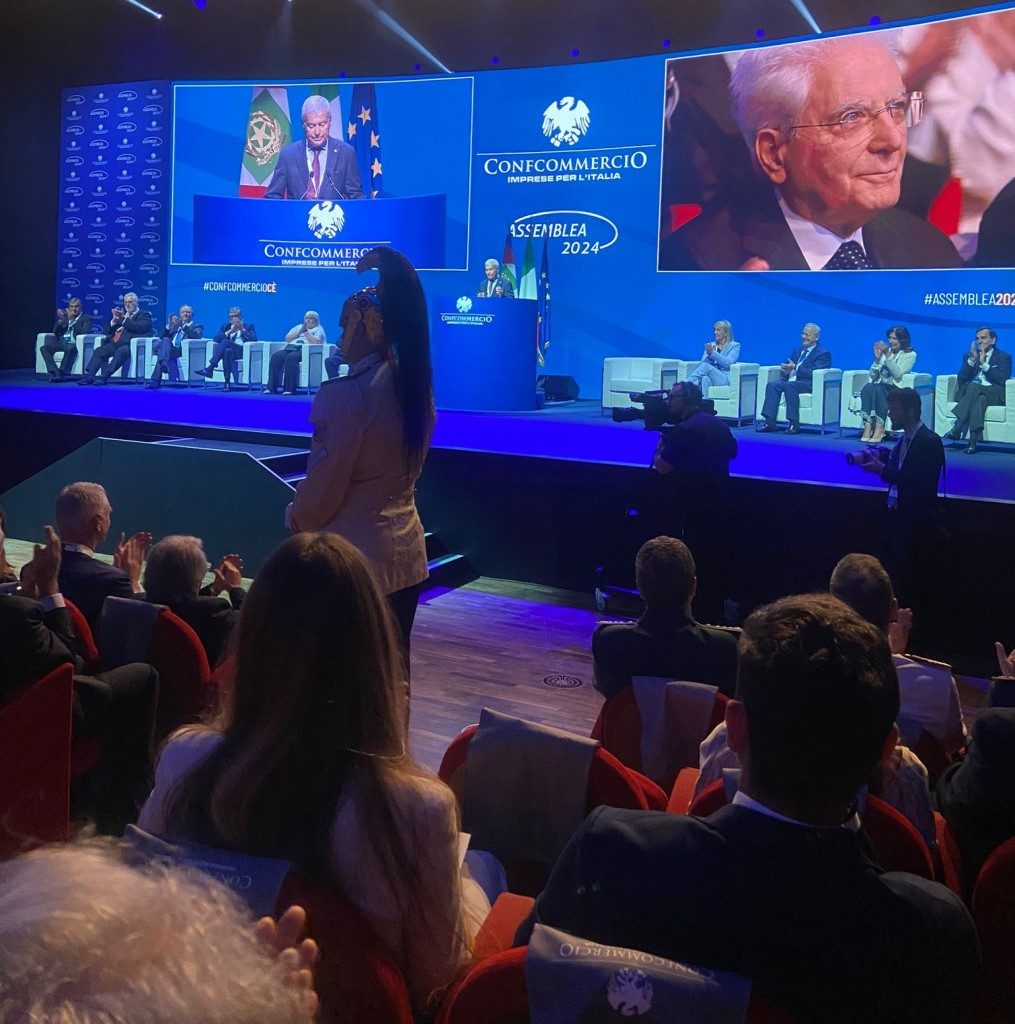 Il presidente Mattarella esalta il turismo all’assemblea Confcommercio
