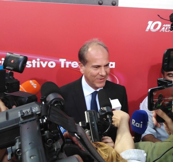 Battisti, ad gruppo Fs: «Di Alitalia non parlo». Almeno fino al 15 giugno