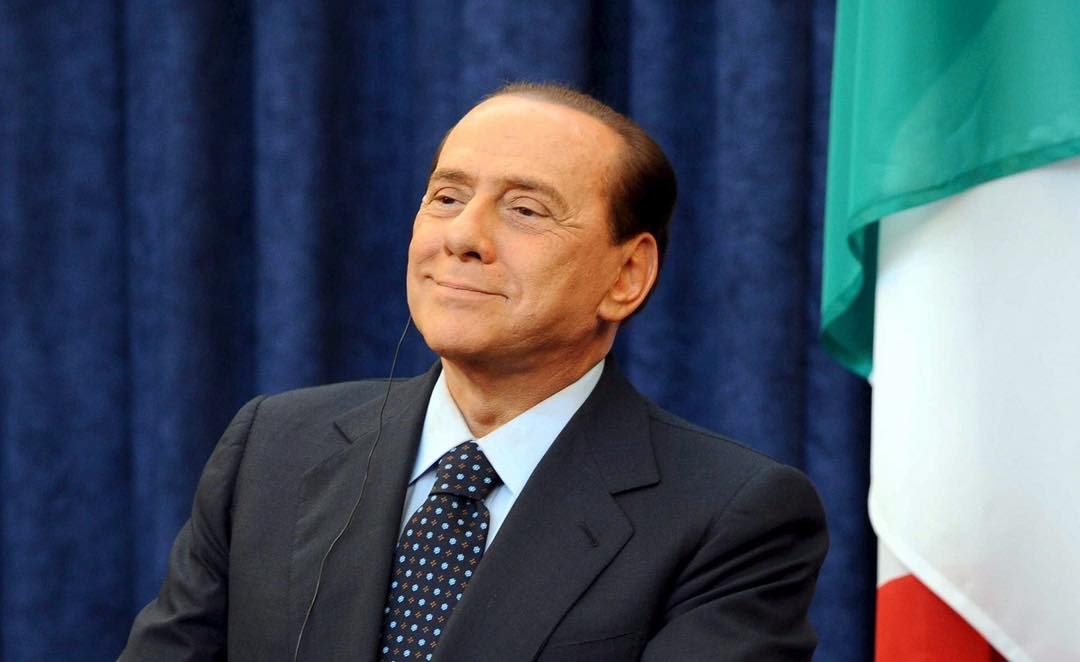 Intitolare Linate a Berlusconi? Cambiamo nome di Milano, è più semplice