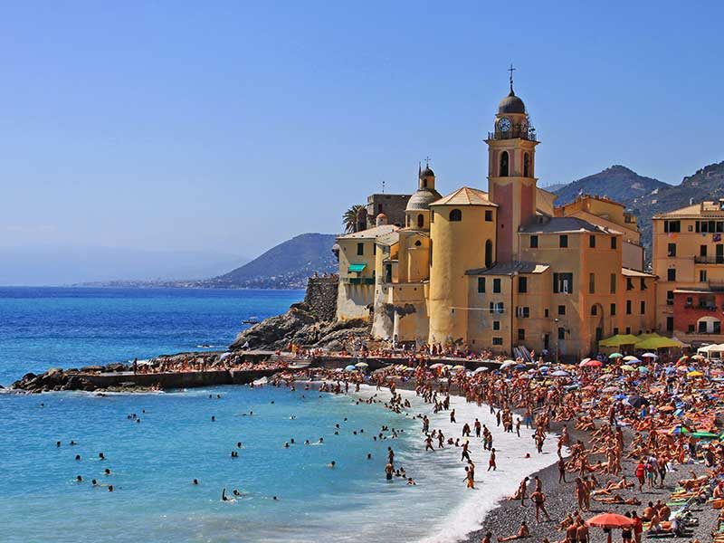 Europ Assistance: al turista continua a piacere il mare, ma “social”