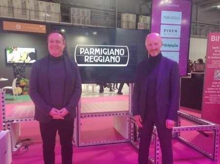 Parmigiano Reggiano, da prodotto iconico a luogo da visitare