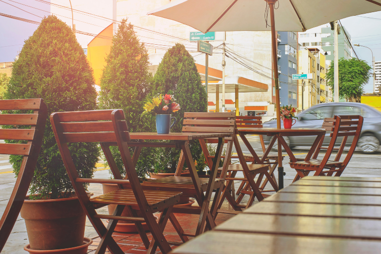 Federalberghi chiede per gli alberghi le semplificazioni per i Dehors