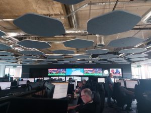 EasyJet: viaggio nel cuore del Centro di controllo integrato a Luton, dove opera anche l’Ai