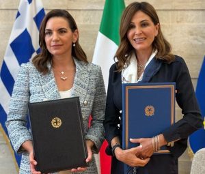 Firmato il protocollo di cooperazione turistica fra Grecia e Italia