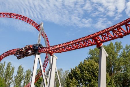 Mirabilandia apre i battenti il 2 aprile. Il parco presenta molte novità