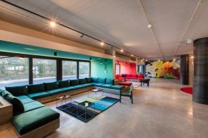 Liberamente ispirato a Le Corbusier e Jean Nouvel, apre il nuovo Ibis Style Roma Aurelia