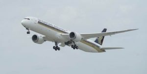 Singapore Airlines contiene le perdite del trimestre grazie al cargo