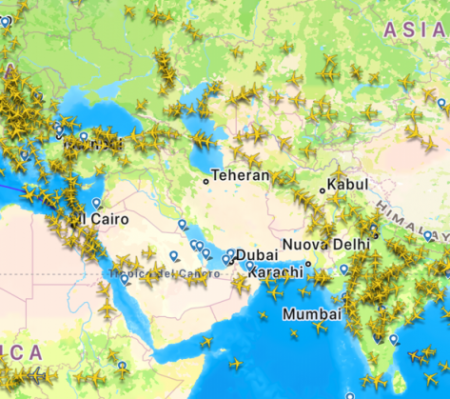 Iran: il Medio Oriente chiude lo spazio aereo, migliaia i voli cancellati