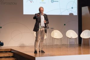 Le risorse generate dal turismo dovrebbero essere impiegate nel turismo