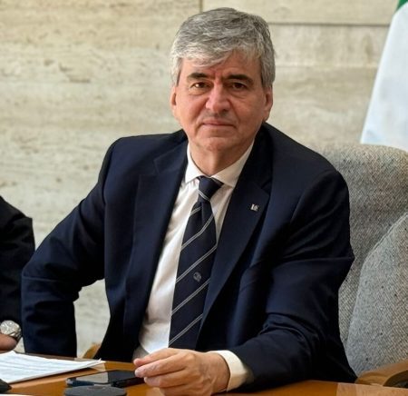 Il turismo organizzato dal ministro. Aiuti economici per la crisi e altro