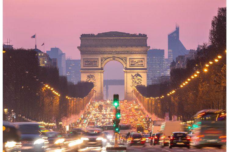 Francia: tassa di soggiorno triplicata a Parigi (da 5 a 15 euro)