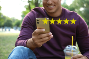 Oggi entra in vigore la legge che disciplina le false recensioni