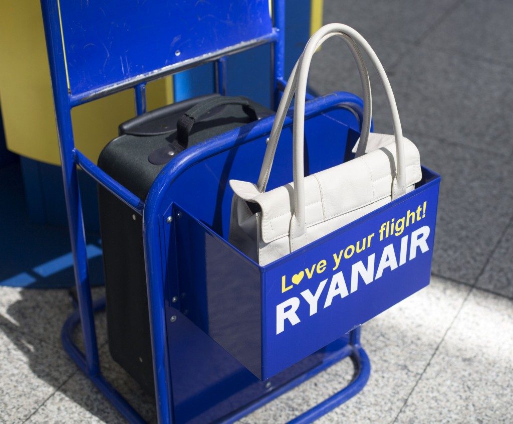Ryanair aumenta la misura del bagaglio a mano: +33% rispetto allo standard Ue